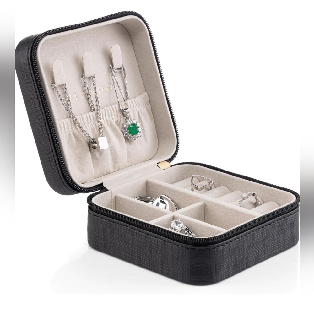 Amazon brand Vlando Jewelry Case
